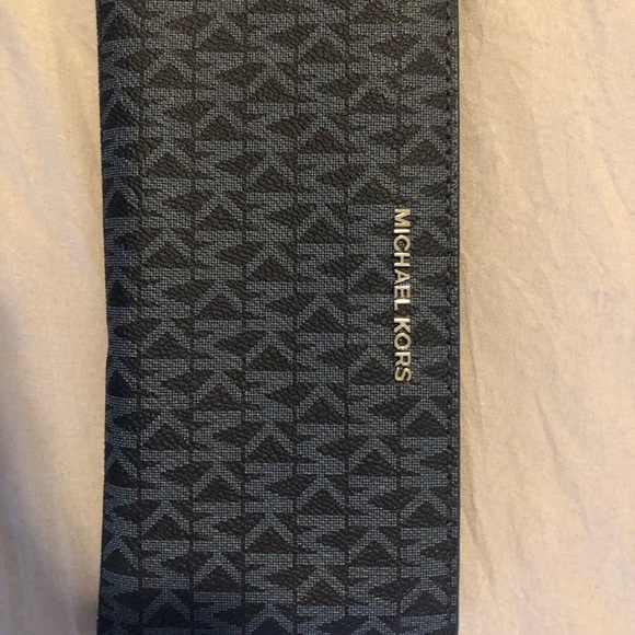 Handbags - Michael Kors wallet